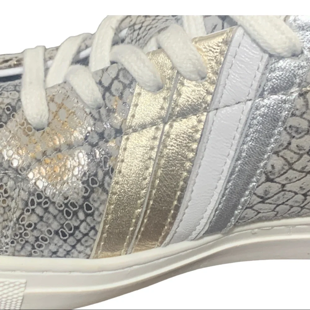 Seychelles Standout Sneaker leather snake print‎ metallic sz8 Excellent !